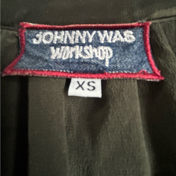 Johnny Was Silk Camo Blouse - Picture 2 of 9